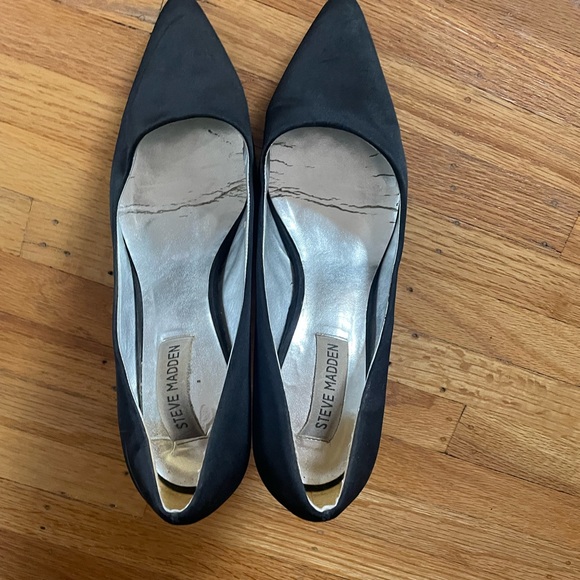 Steve Madden black pointed pumps - Picture 2 of 6